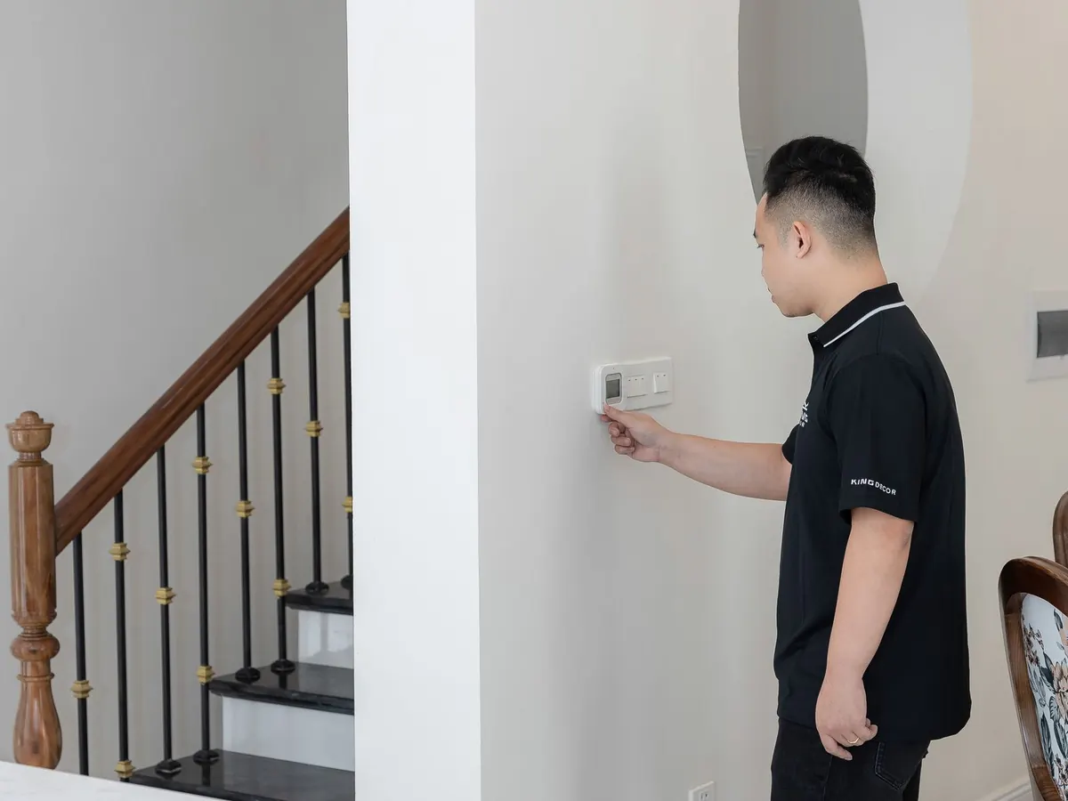 壁挂炉与地暖温控操作面板